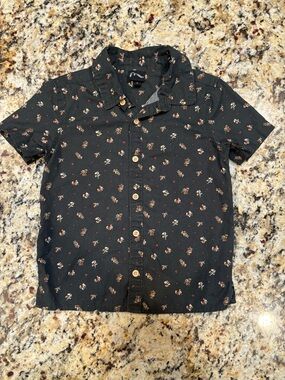Art Class Short Sleeve Button-Up Shirt in Black with Floral Print